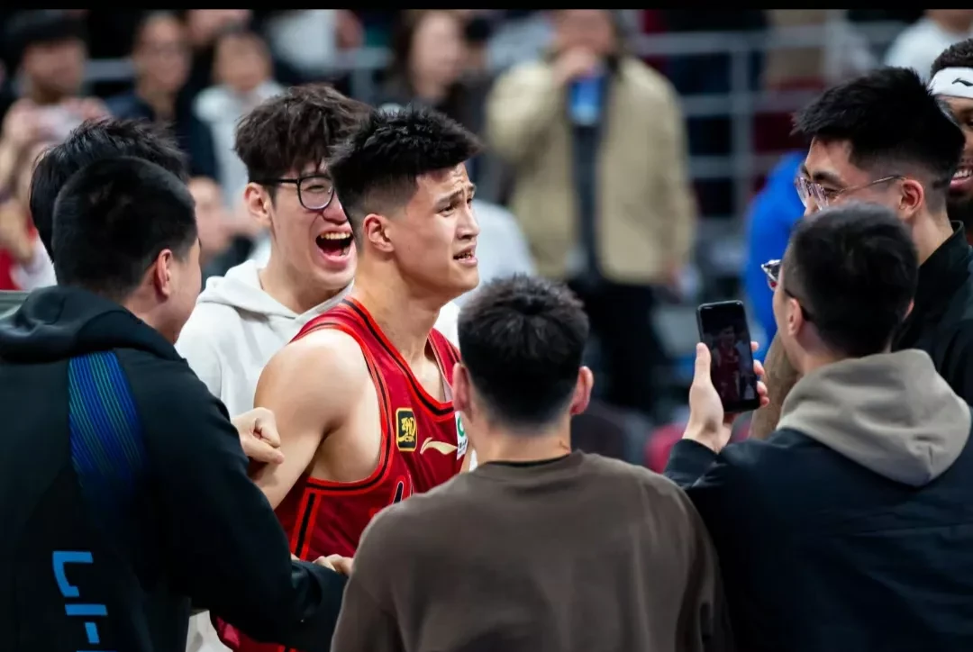 乐竟体育app-包含赛地聚焦——CBA常规赛赛前热度飙升，利物浦队长鼓劲，赛场秩序良好，年轻球员得到机会的词条