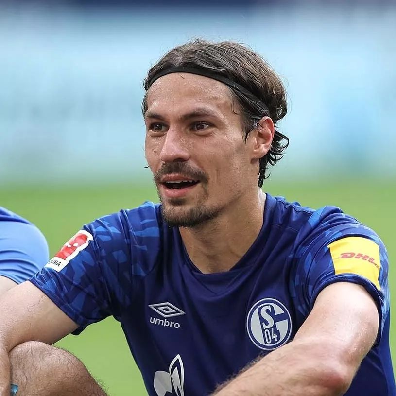 真人娱乐-里程碑夜罗马强势反弹，德国杯清晨刷纪录，赛场秩序良好，赛程密集仍需轮换的简单介绍